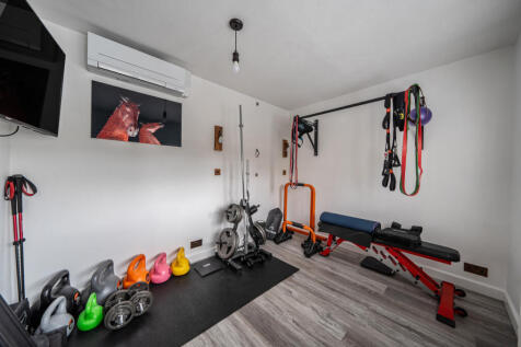 1368866-18-690899...