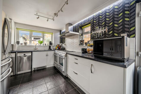 1368866-8-690898b...