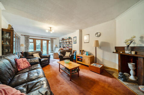 1375875-5-690b69f...