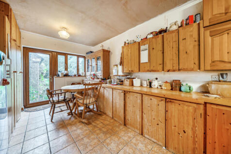 1375875-10-690b6b...