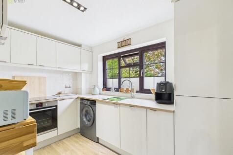 CAM03830G0-PR0230...