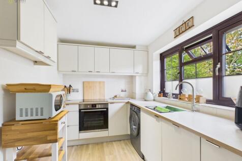 CAM03830G0-PR0230...