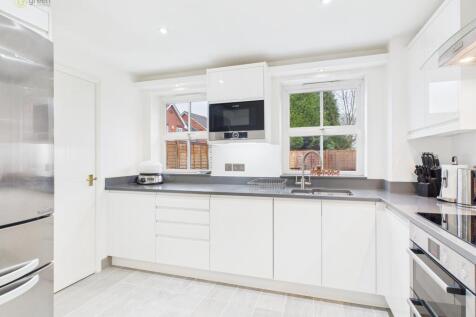 cam04914g0pr0337still005