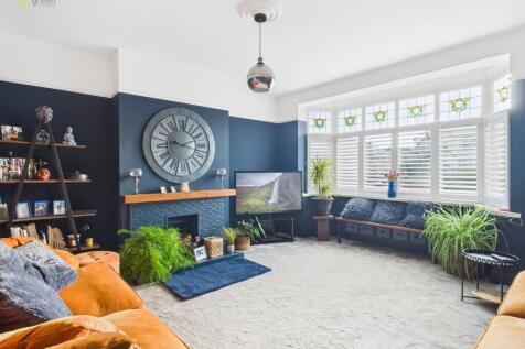 cam01698g0pr0127still001