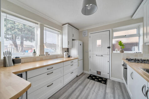 1361900-6-6908d20...