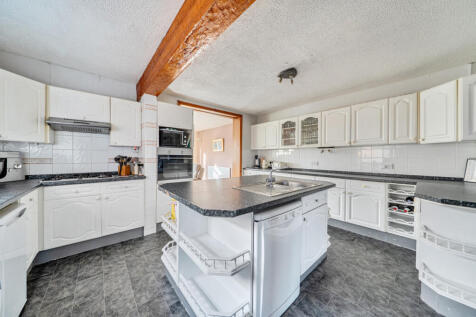 1381290-3-691b249...