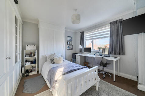 1381290-9-691b2da...