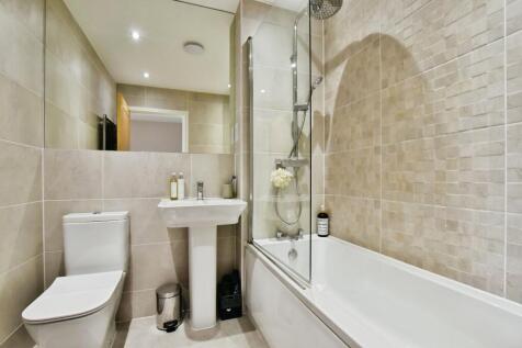 Familiy Bathroom