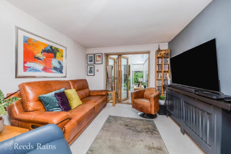 Dining Lounge