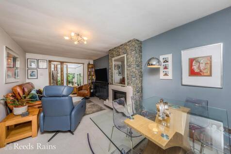 Dining Lounge