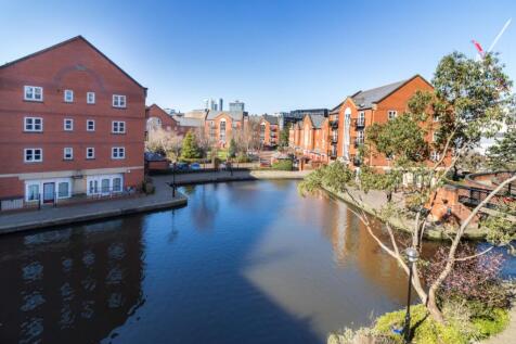 Stunning Canal Views