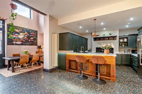 Kitchen/Reception