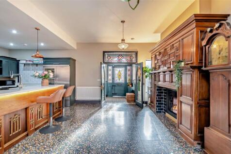 Kitchen/Reception