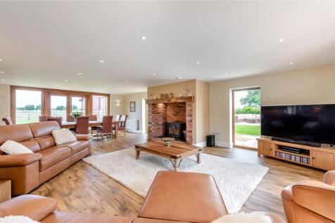 Living &amp; Dining Room