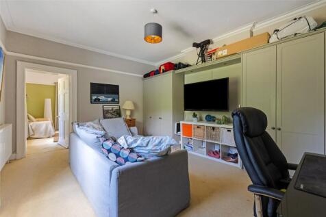 Bedroom 5 / Snug