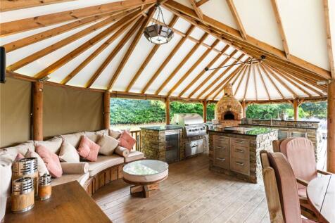 Outdoor Entertaining
