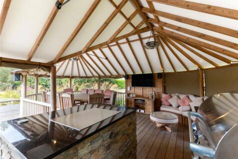 Outdoor Entertaining