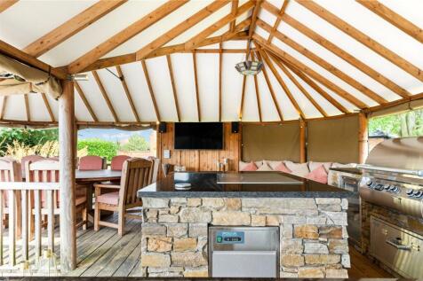 Outdoor Entertaining