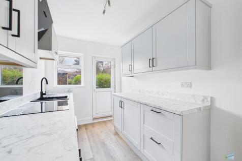 CAM03111G0-PR0417...