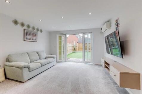 Living Room/Kitchen