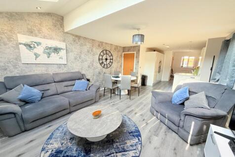 Living and Dining Ro
