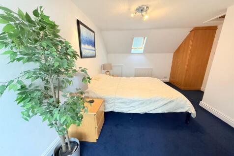 Upstairs Bedroom 2