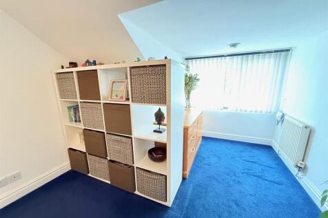 Upstairs Bedroom 2