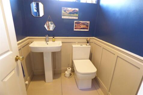 Downstairs WC/Cloakr