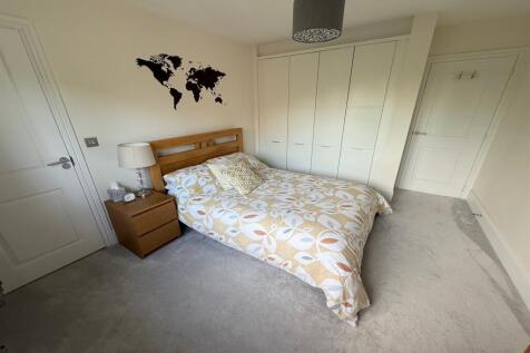 Guest/2nd Bedroom
