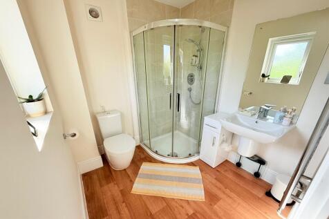 En-Suite to Bedroom 