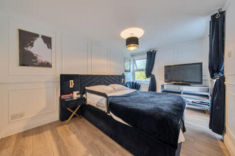 1373358-10-6908ea...