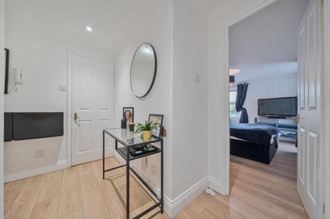 1373358-15-6908ea...