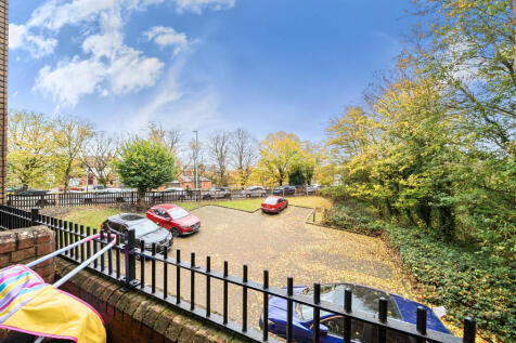 1373358-9-6908ea9...