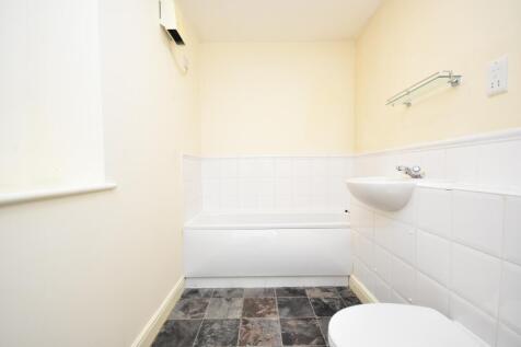 Bathroom.JPG