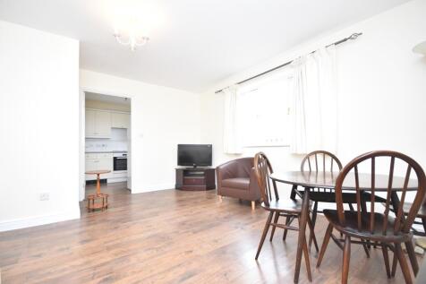 Living room3.JPG