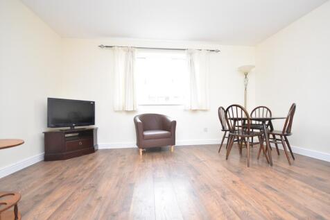 Living room1.JPG