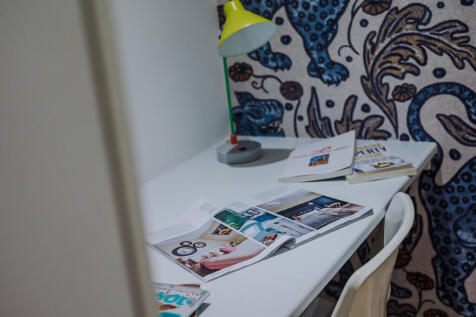 alness8desk2