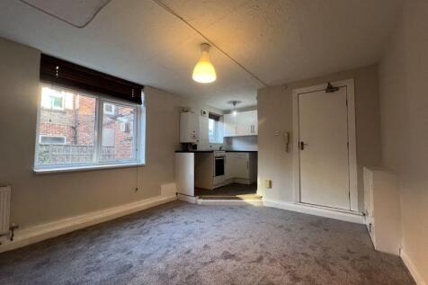 Living room/ Kitchen