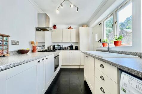 84 Drew Street 5.JPG
