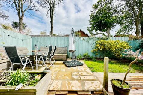 Rear Patio.JPG