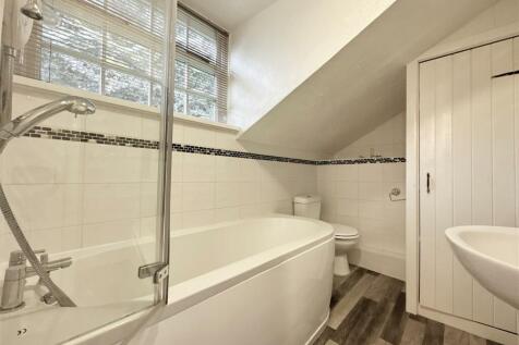 Family Bathroom.jpg