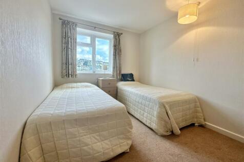 Bedroom 2.jpg