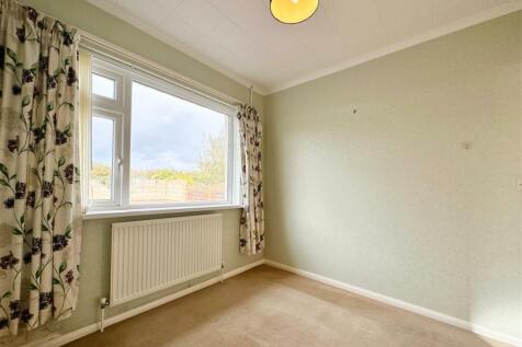 Bedroom 2.JPG