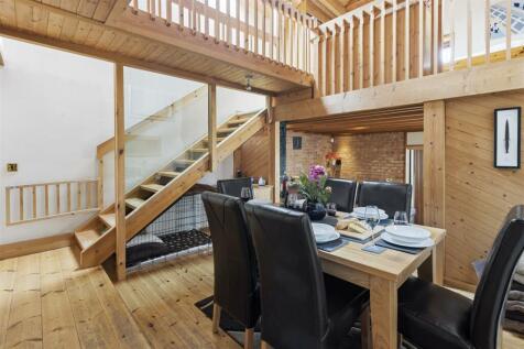 Dining Area.jpg