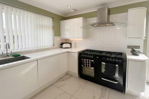 Kitchen - 1.jpeg