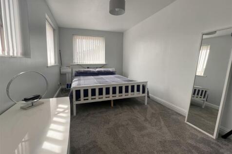 Bedroom 2 -1.jpeg