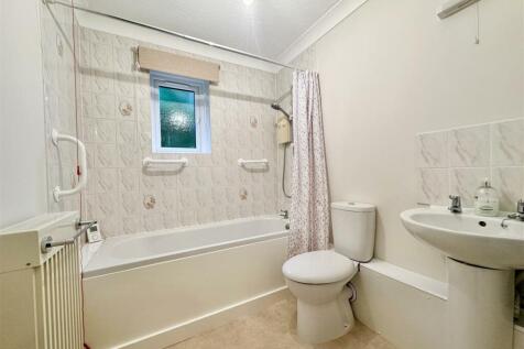 Bathroom.jpg
