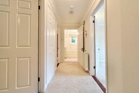 Entrance Hallway.JPG