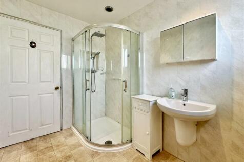 Shower Room.jpg