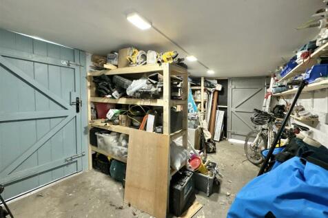 Garage - Store.jpg